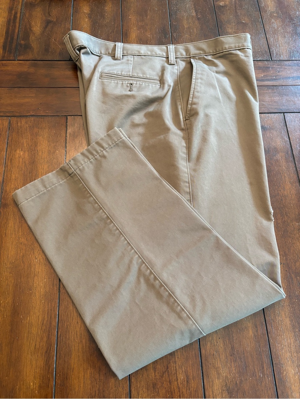 2010 Haggar Men's Tan Khaki Chinos